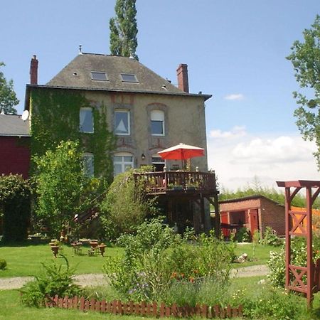 La Chaussee d'Olivet en Mayenne Buitenkant foto