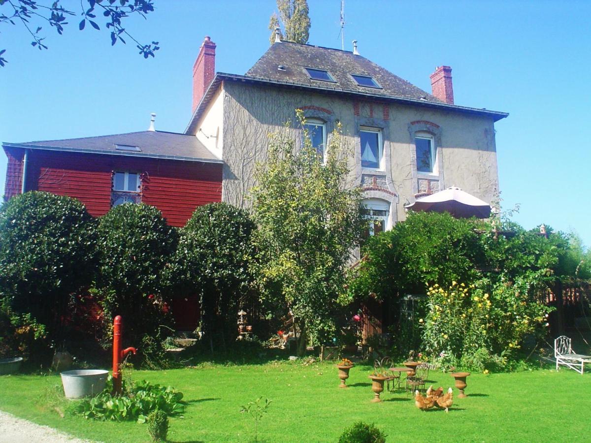 La Chaussee d'Olivet en Mayenne Buitenkant foto