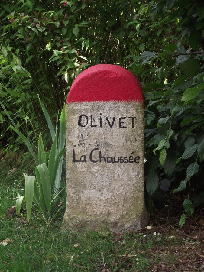 La Chaussee d'Olivet en Mayenne Buitenkant foto