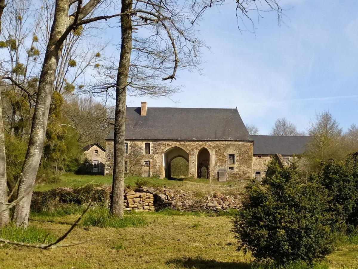 La Chaussee d'Olivet en Mayenne Buitenkant foto