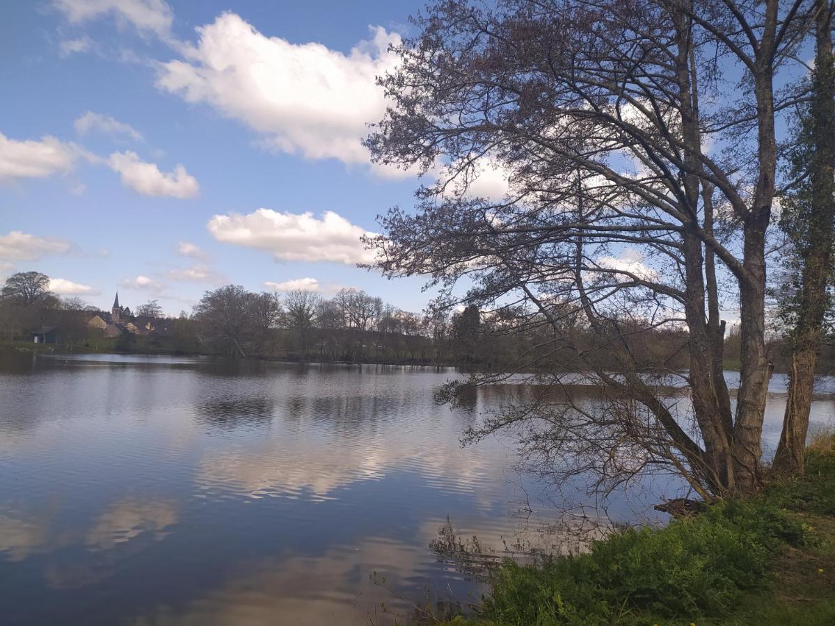 La Chaussee d'Olivet en Mayenne Buitenkant foto